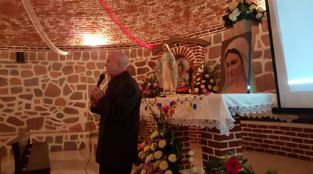 Conferencia en Querétaro. Jueves 3 de diciembre de 2015, Parroquia de San Antonio de Cálices, Querétaro, Corregidora.