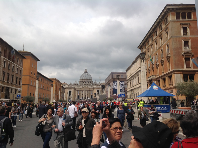Sábado 26 y domingo 27 de abril, Roma, Ciudad del Vaticano y Asís. Estuvimos presentes en la Canonización de Juan Pablo II y Juan XXIII.