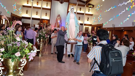 12:00 hrs. Coronación Entronización y Conferencia de Nuestra Señora María Reyna de la Paz. Parroquia Redemptoris Mater, Ciudad Satélite.  